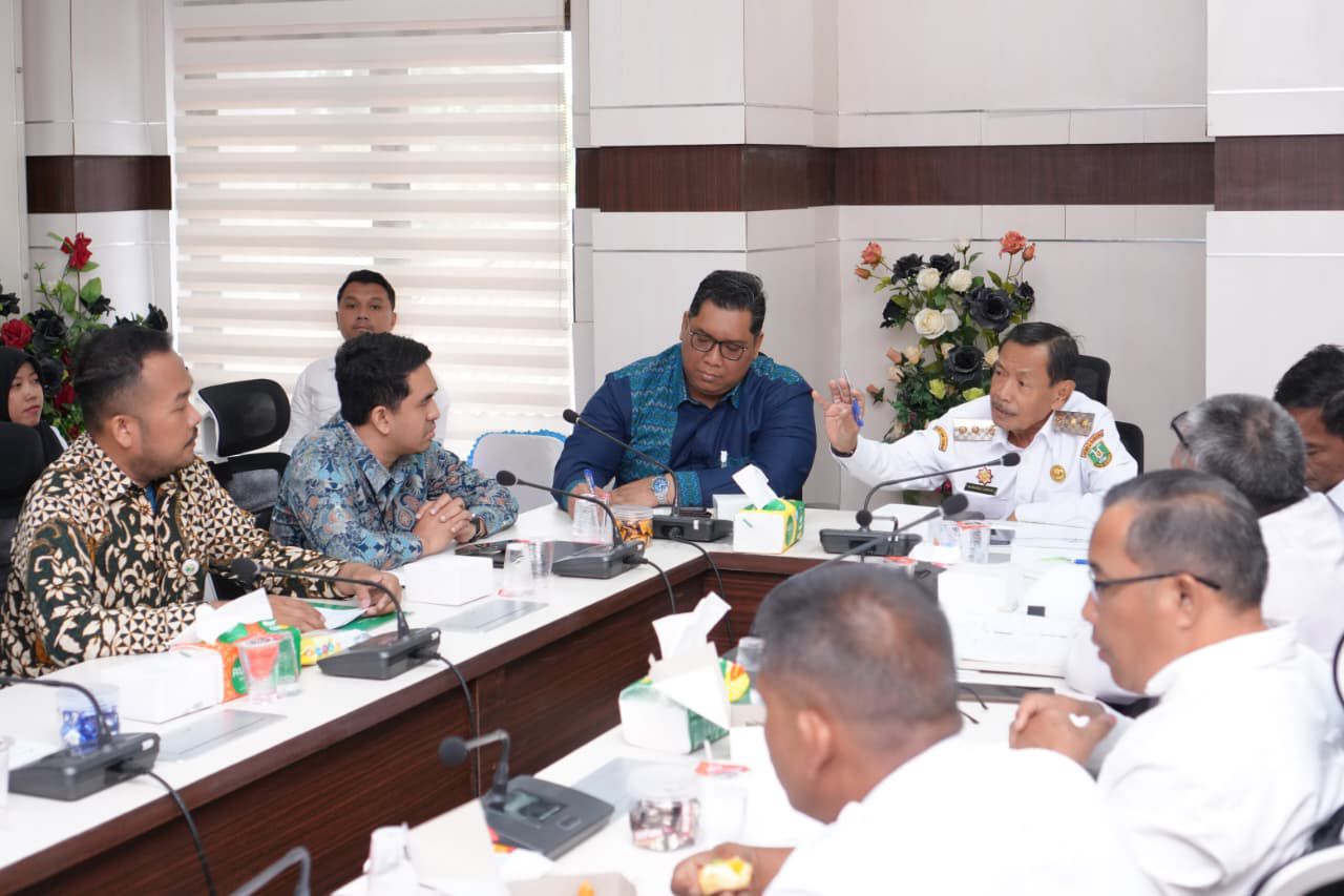 Perkuat perlindungan pekerja, Pemko Sabang Serahkan Santunan JKM dan Beasiswa Rp280,5 Juta kepada Ahli Waris